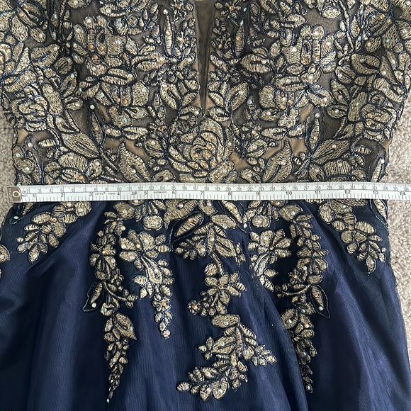 XSCAPE Evening Gown Size 6 - Picture 9 of 9